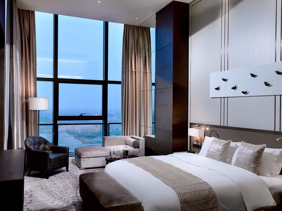 Presidential Suite The Level | Minibar (some free items), in-room safe, desk, soundproofing