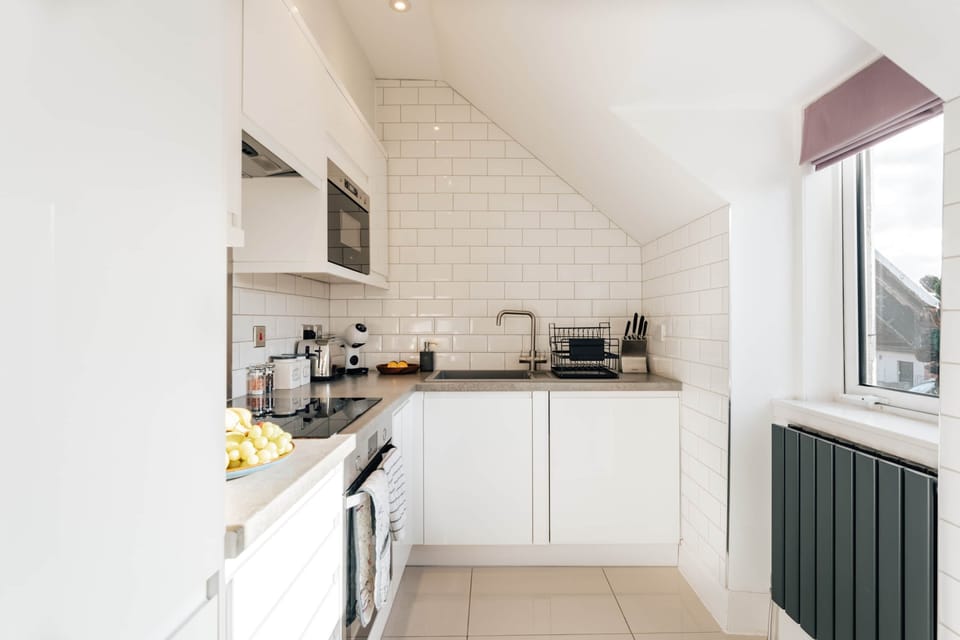 Bright and fully equipped kitchen