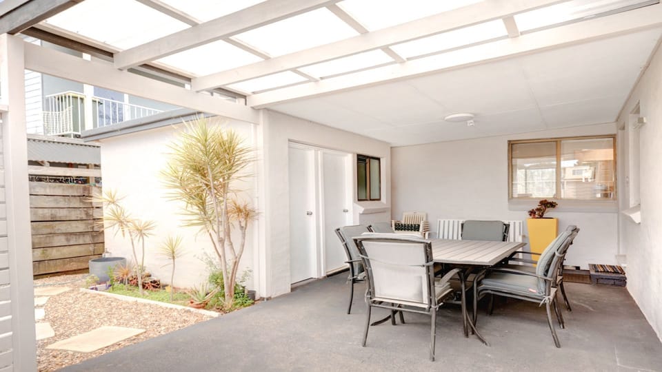 Windspray | Outdoor dining | Laundry | Bathroom 2