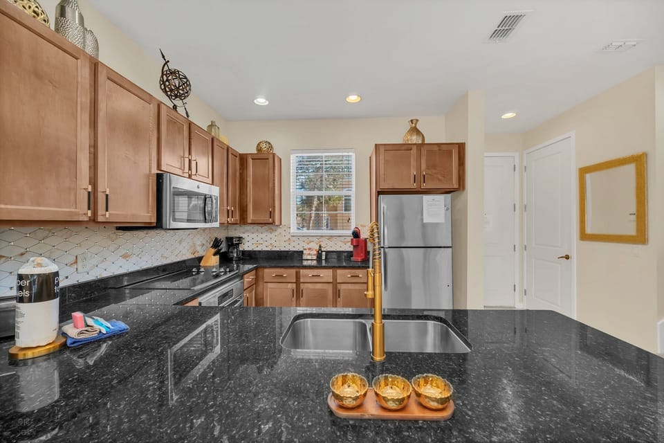 Plenty of room to prepare a family meal!