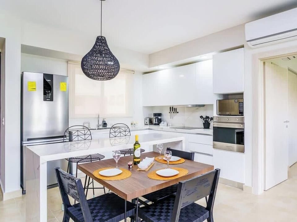 A table for 4 to sit-down dine at home.