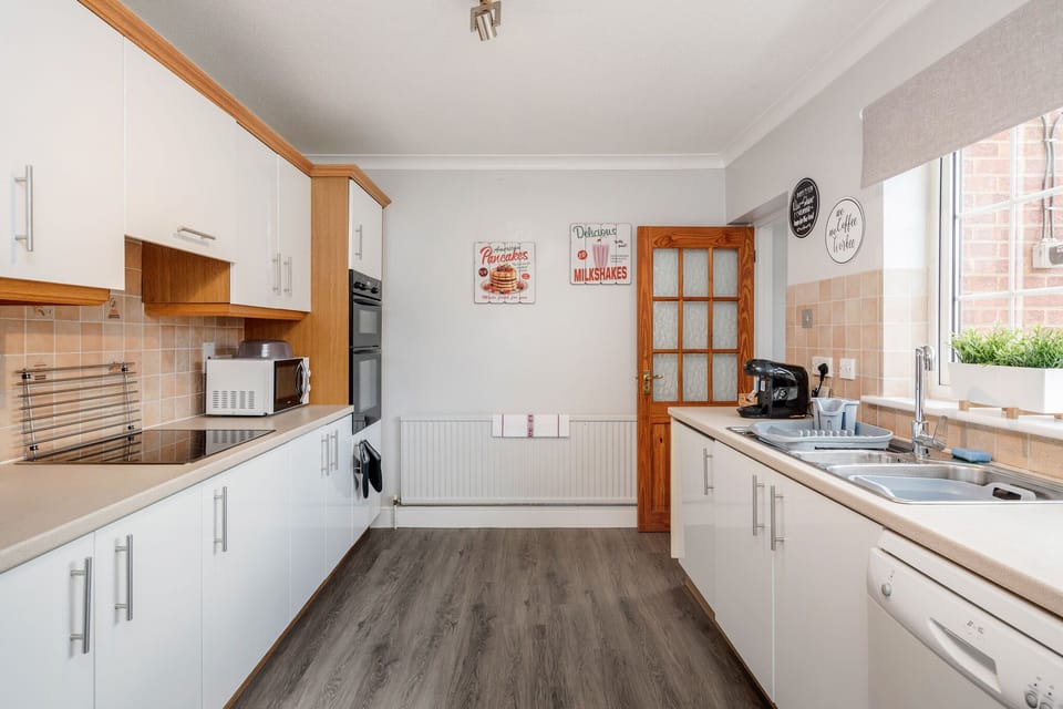 Family House | Private kitchen | Fridge, microwave, oven, dishwasher