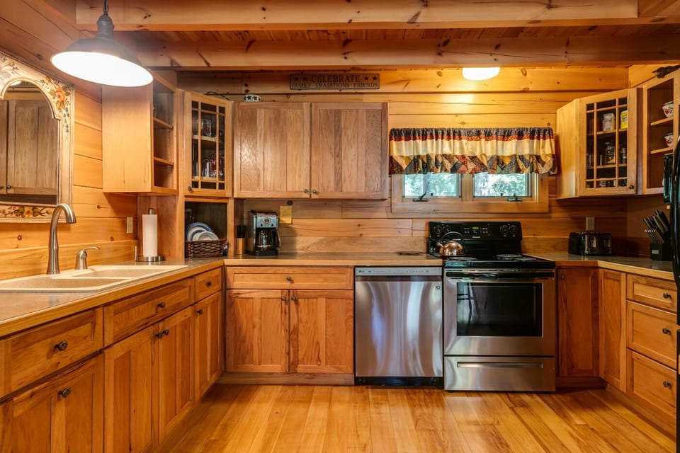 Cookware and diningware supplied