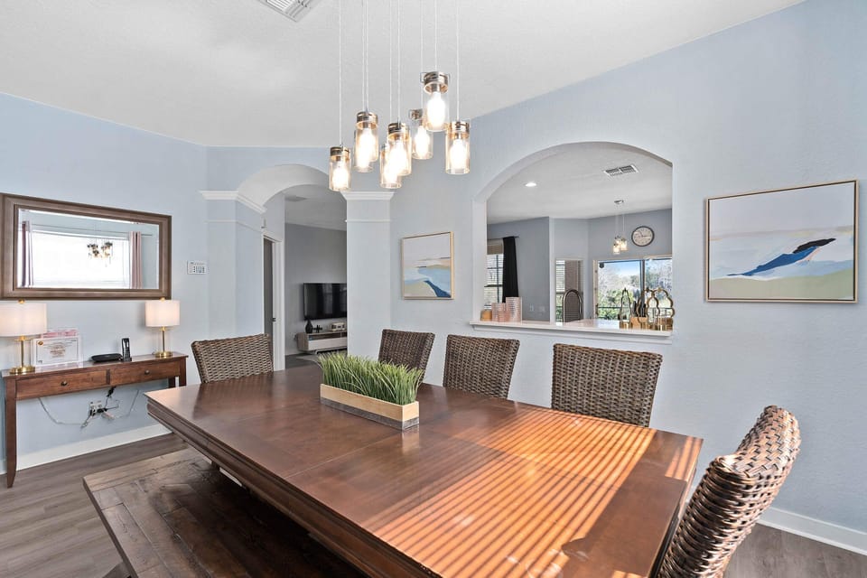 Dining for up to 9