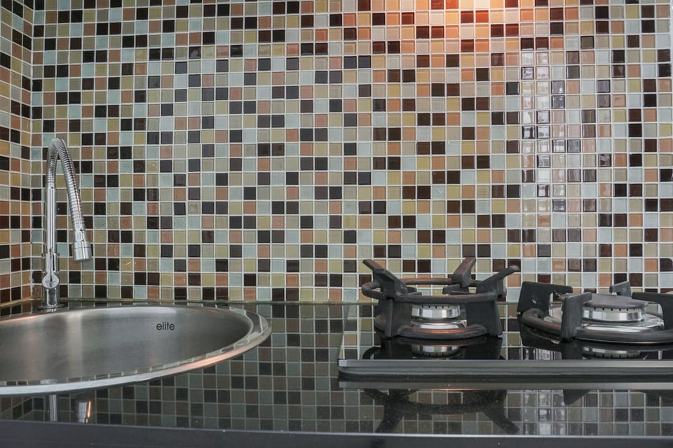 Room | Private kitchen | Fridge, stovetop, cookware/dishes/utensils
