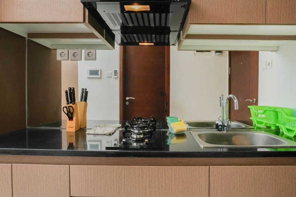 Room | Private kitchen | Fridge, stovetop, cookware/dishes/utensils