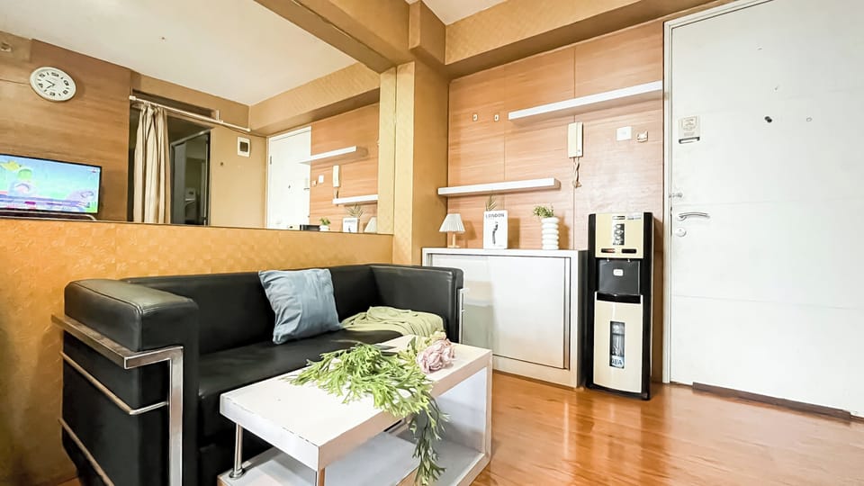 Room | Living area | TV