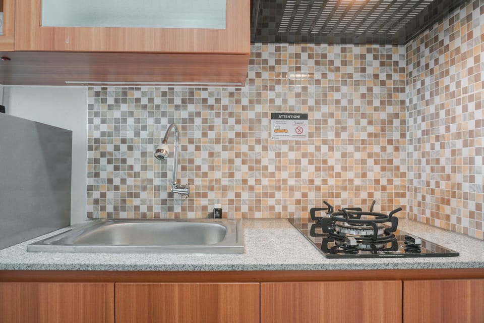Room | Private kitchen | Fridge, stovetop, cookware/dishes/utensils