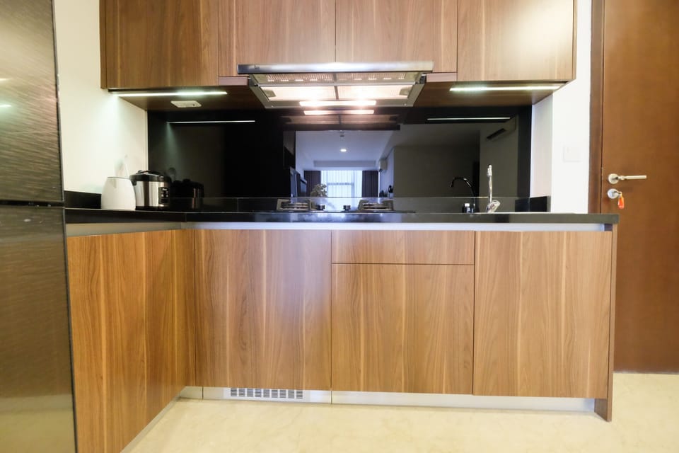 Room | Private kitchen | Fridge, stovetop, cookware/dishes/utensils