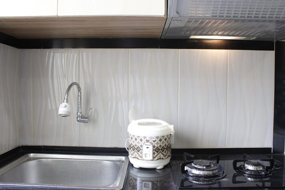 Room | Private kitchen | Fridge, stovetop, cookware/dishes/utensils