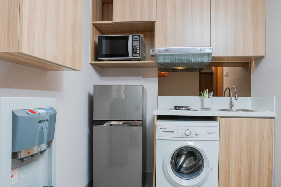 Room | Private kitchen | Fridge, stovetop, cookware/dishes/utensils