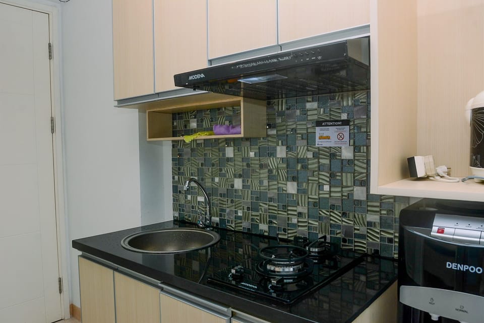 Room | Private kitchen | Fridge, stovetop, cookware/dishes/utensils