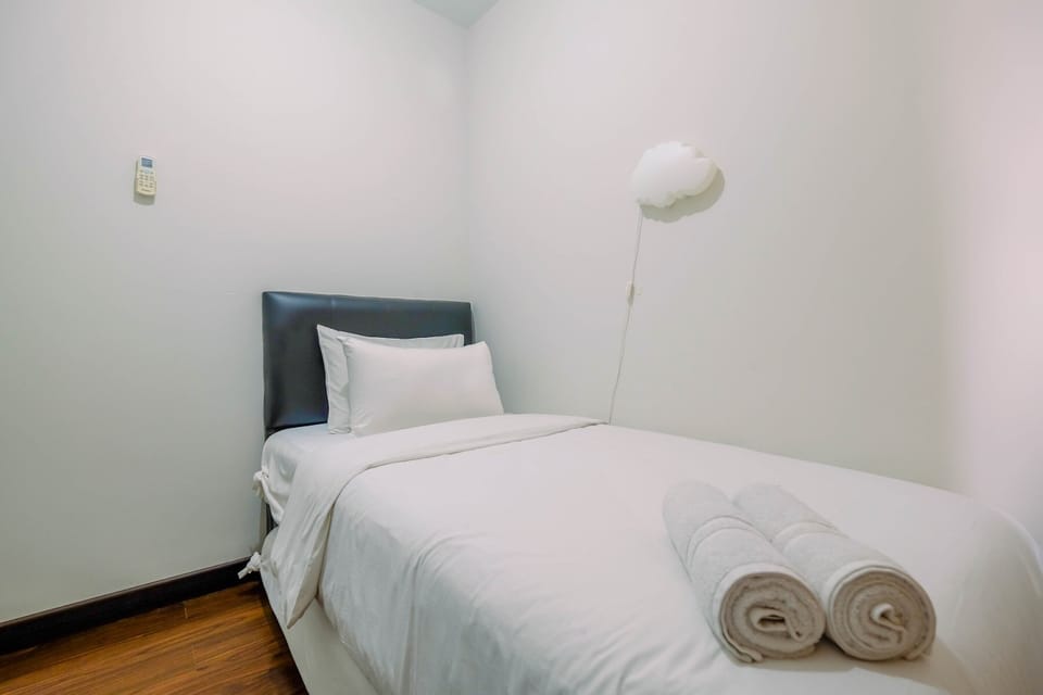 Room | 3 bedrooms, desk, free WiFi, bed sheets