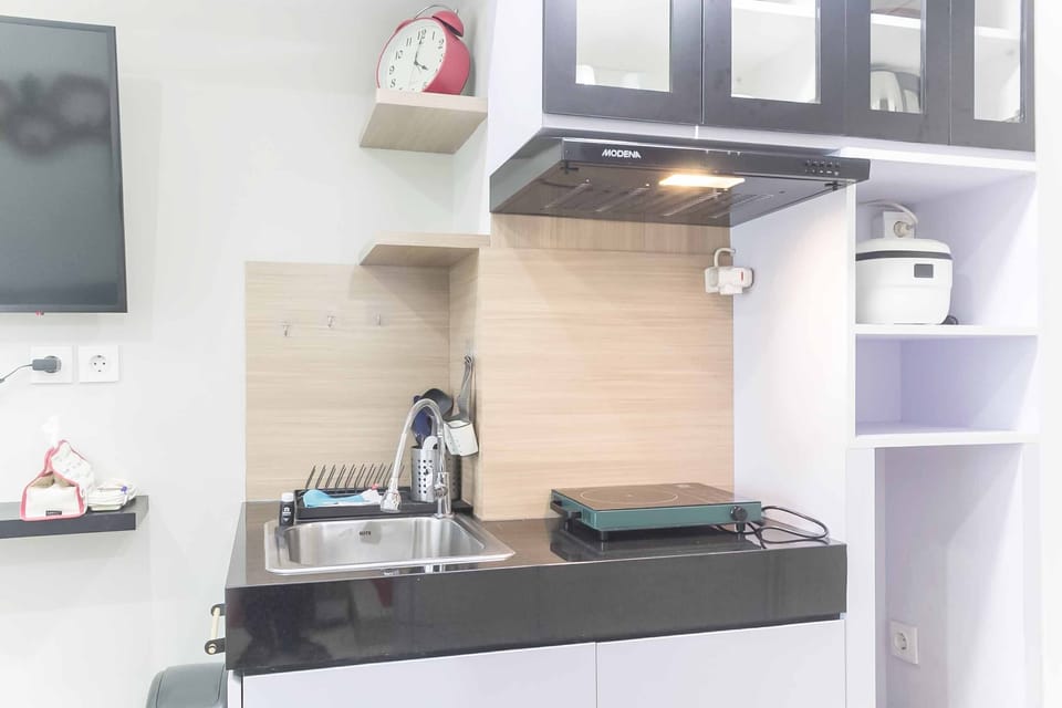 Room | Private kitchen | Fridge, stovetop, cookware/dishes/utensils
