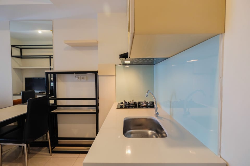 Room | Private kitchen | Fridge, stovetop, cookware/dishes/utensils
