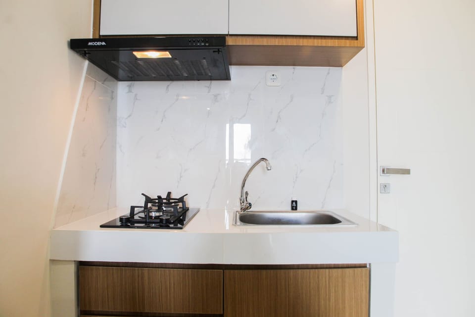 Room | Private kitchen | Fridge, stovetop, cookware/dishes/utensils