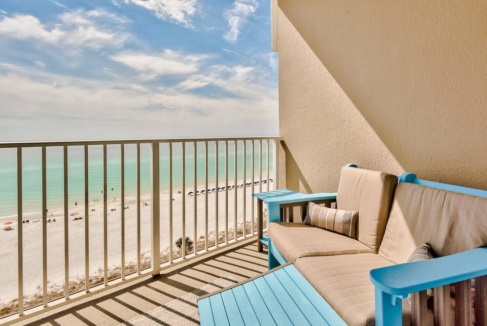 Spacious Balcony for lounging and enjoying those Gulf views - great spot for sunsets!