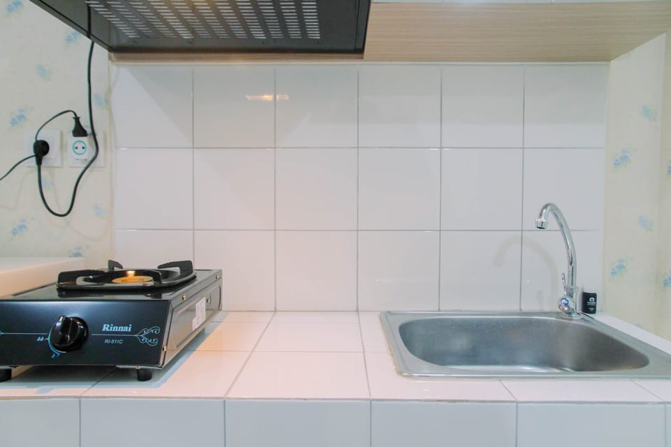Room | Private kitchen | Fridge, stovetop, cookware/dishes/utensils