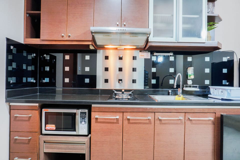 Room | Private kitchen | Fridge, stovetop, cookware/dishes/utensils