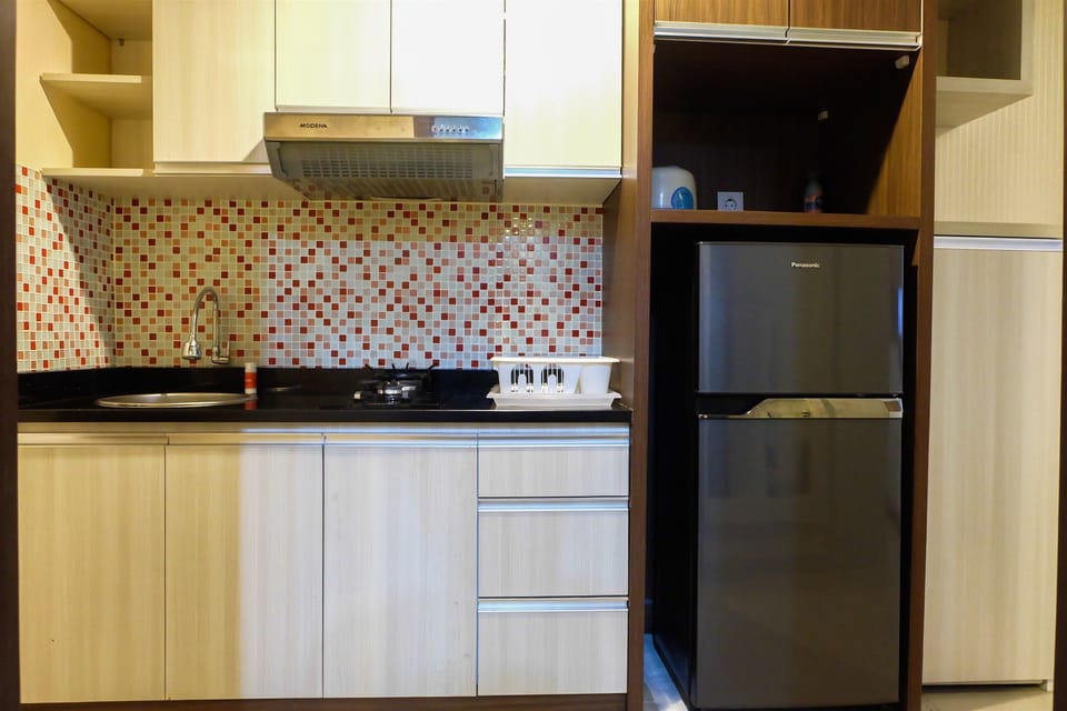 Room | Private kitchen | Fridge, stovetop, cookware/dishes/utensils
