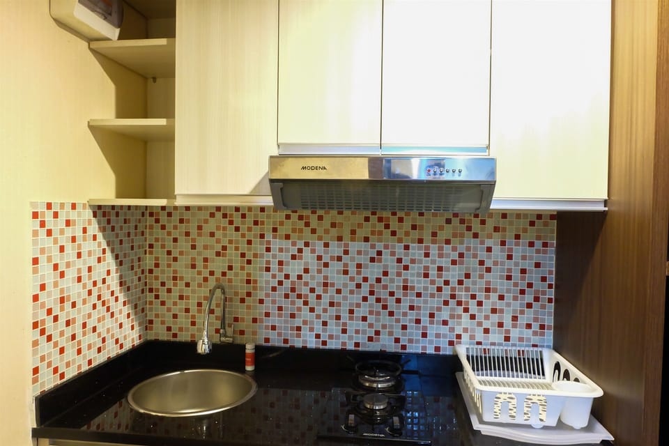 Room | Private kitchen | Fridge, stovetop, cookware/dishes/utensils