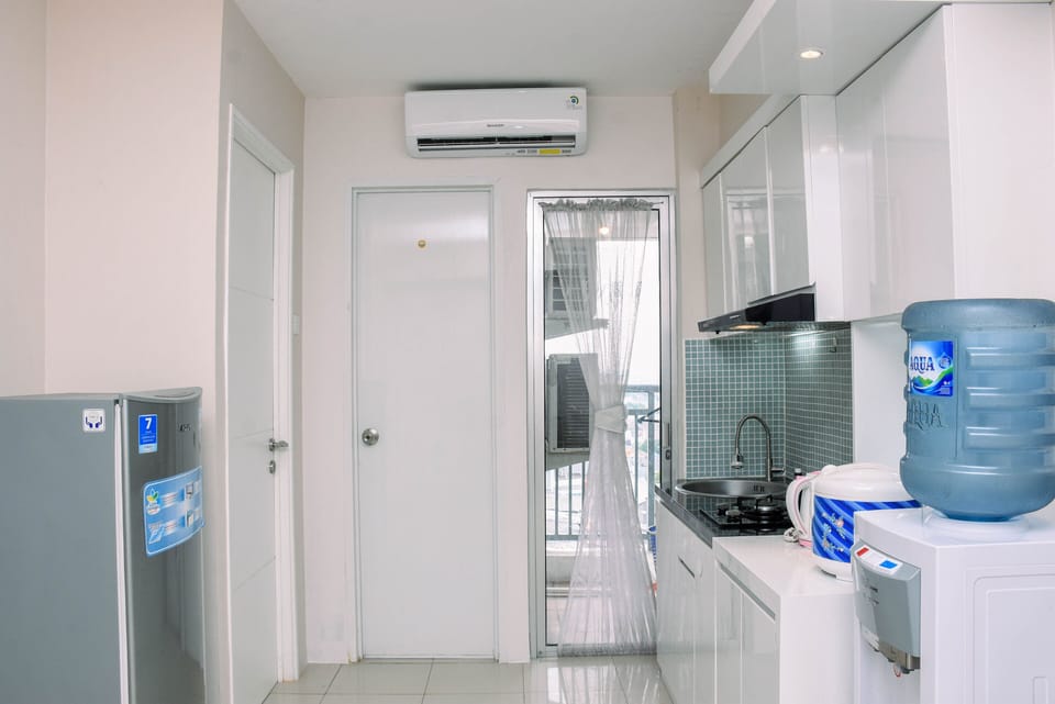 Fridge, stovetop, cookware/dishes/utensils