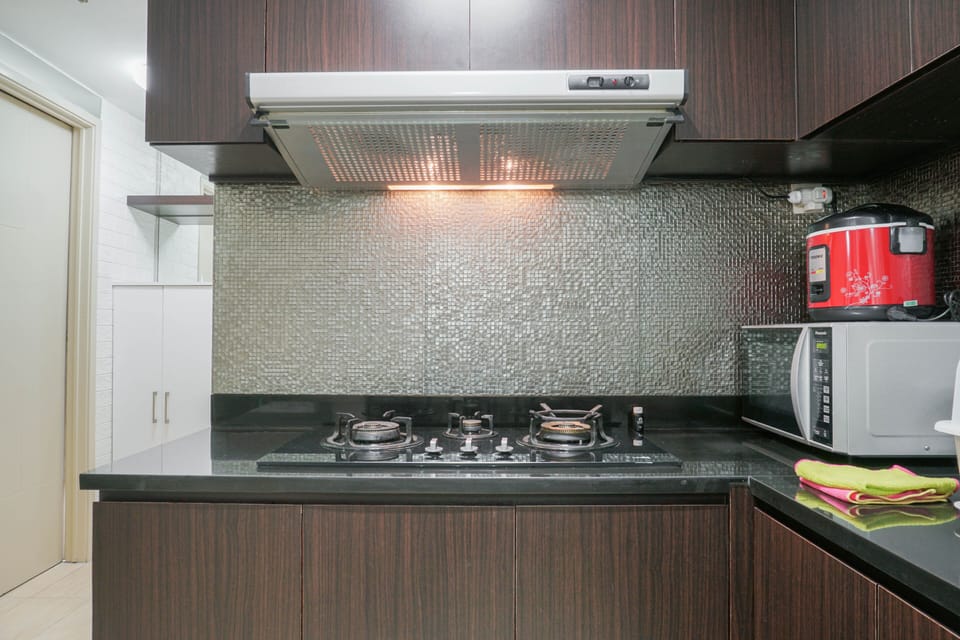 Fridge, stovetop, cookware/dishes/utensils