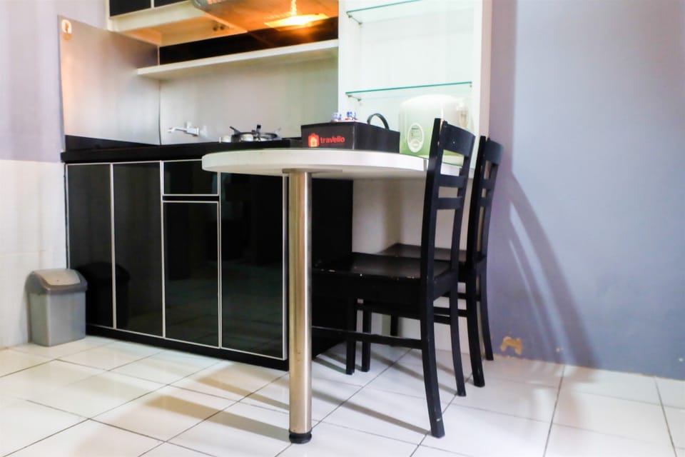 Fridge, stovetop, cookware/dishes/utensils