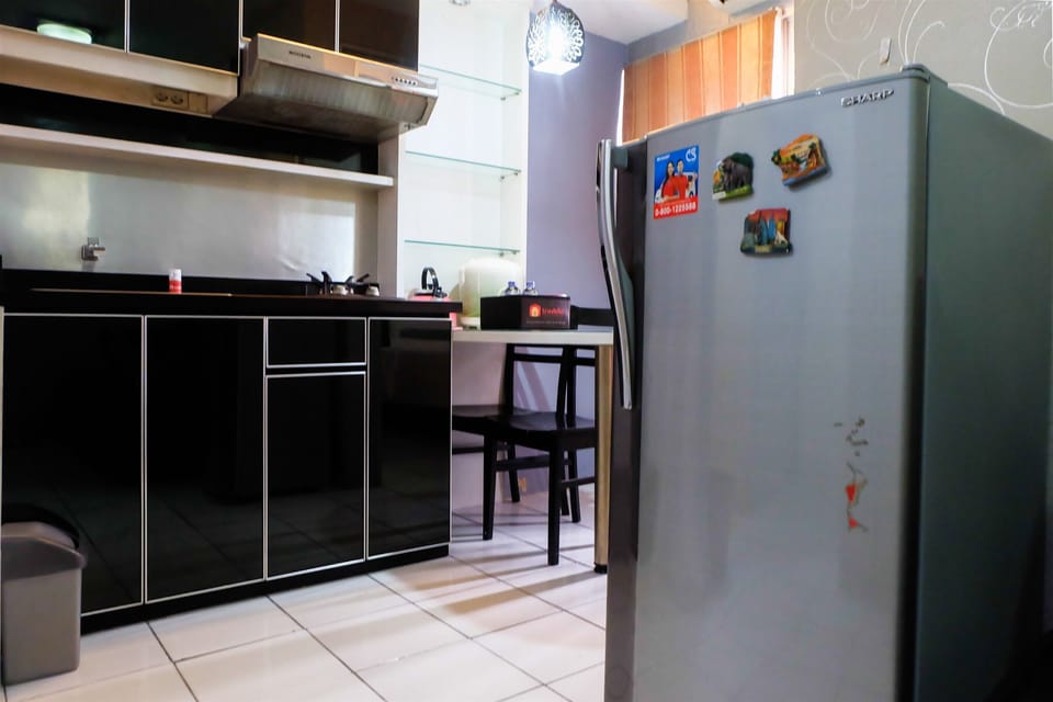 Fridge, stovetop, cookware/dishes/utensils