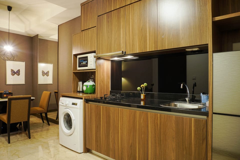 Fridge, stovetop, cookware/dishes/utensils