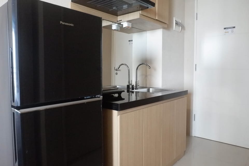 Fridge, stovetop, cookware/dishes/utensils