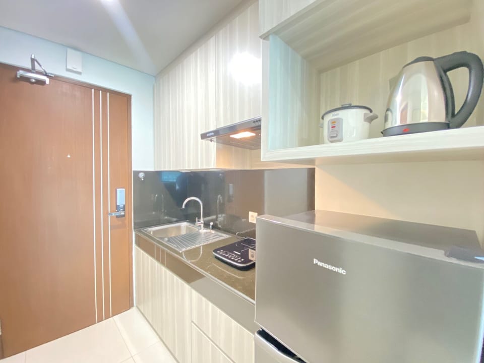 Fridge, stovetop, cookware/dishes/utensils
