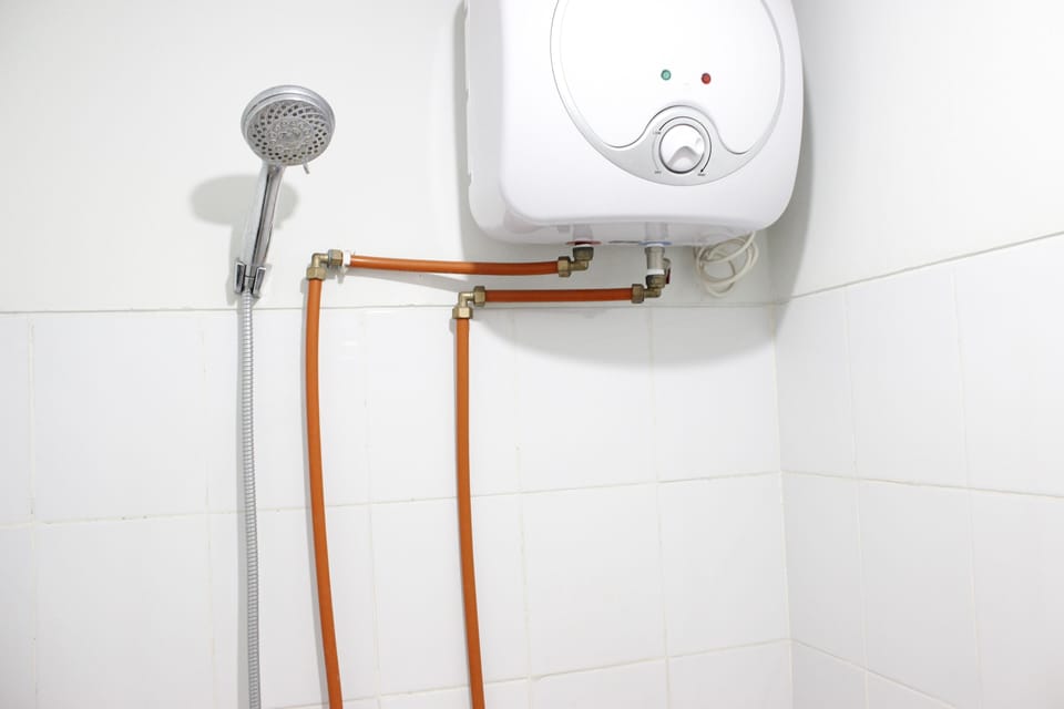 Shower, free toiletries, towels