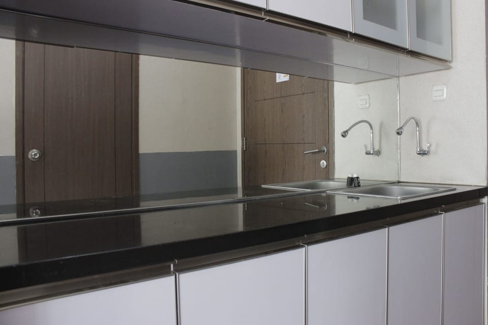 Room | Private kitchen | Fridge, stovetop, cookware/dishes/utensils