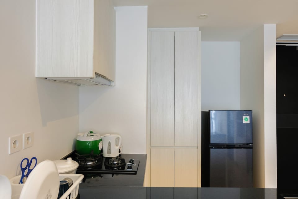 Fridge, stovetop, cookware/dishes/utensils