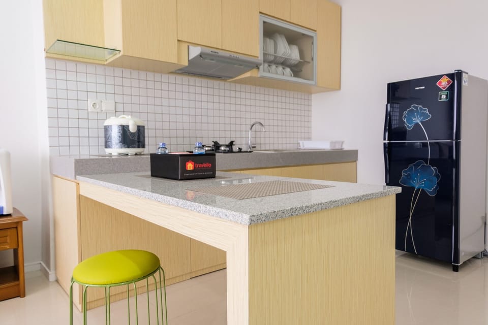 Fridge, stovetop, cookware/dishes/utensils