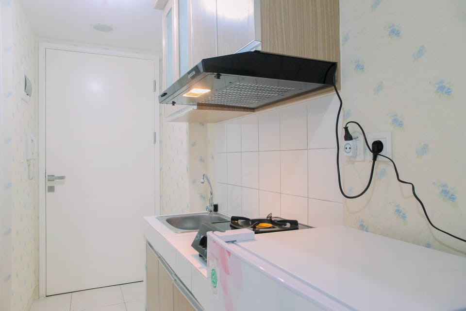 Fridge, stovetop, cookware/dishes/utensils