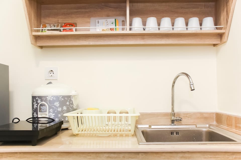 Room | Private kitchen | Fridge, stovetop, cookware/dishes/utensils