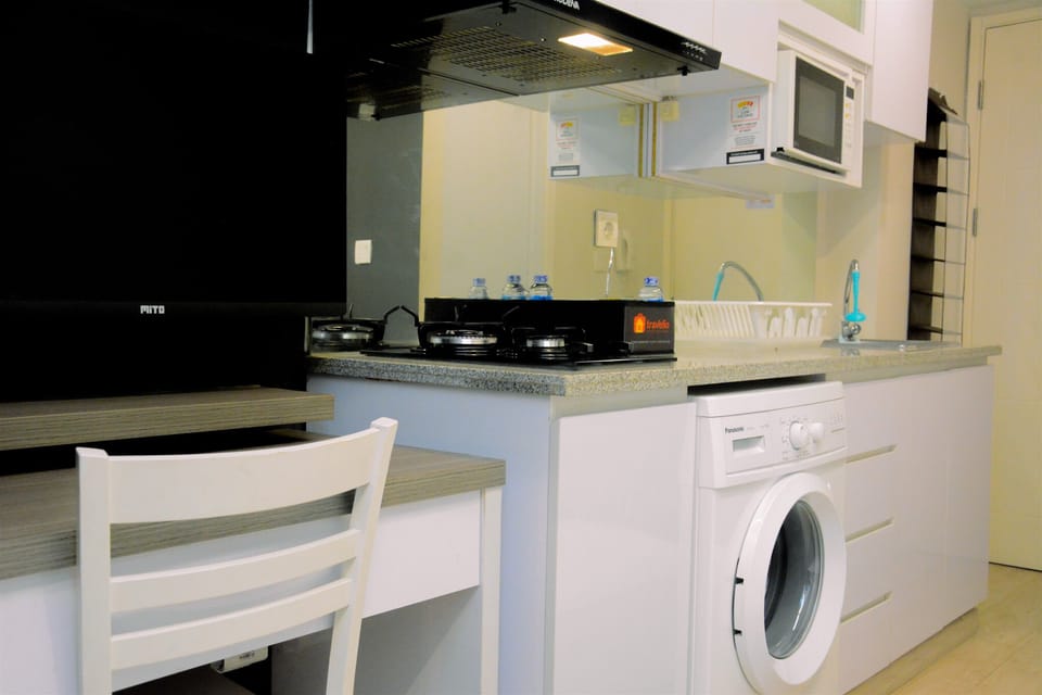 Room | Living area | TV