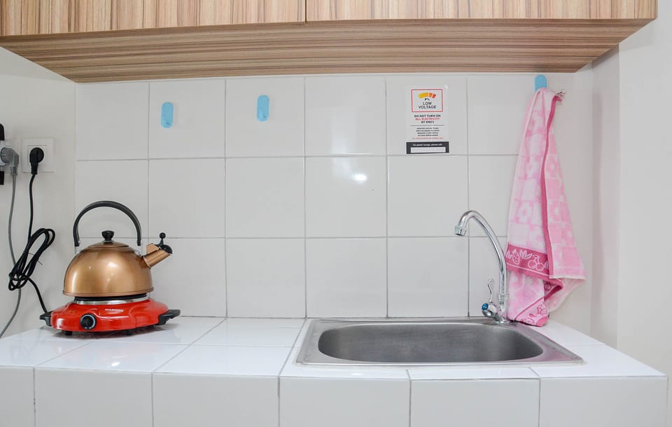 Room | Private kitchen | Fridge, stovetop, cookware/dishes/utensils