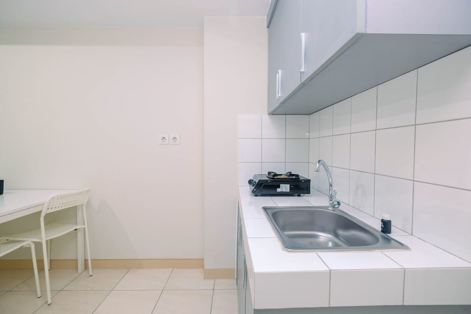 Fridge, stovetop, cookware/dishes/utensils