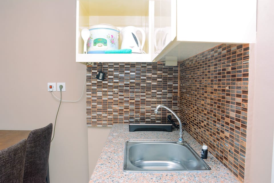 Room | Private kitchen | Fridge, stovetop, dishwasher, cookware/dishes/utensils