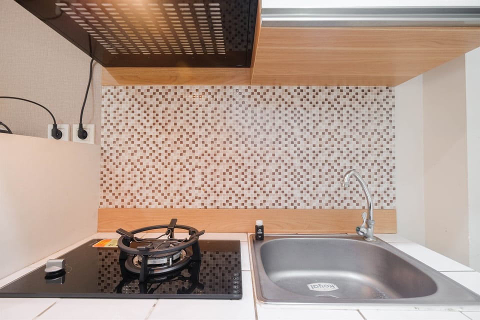 Fridge, stovetop, cookware/dishes/utensils