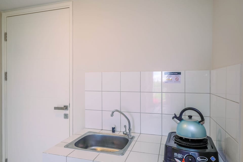 Fridge, stovetop, cookware/dishes/utensils