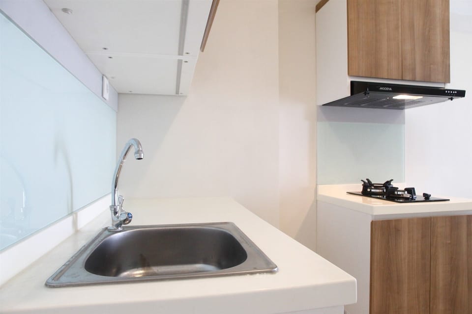 Fridge, stovetop, cookware/dishes/utensils