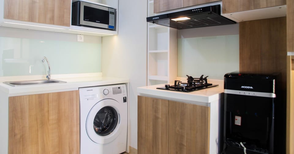 Room | Private kitchen | Fridge, stovetop, cookware/dishes/utensils