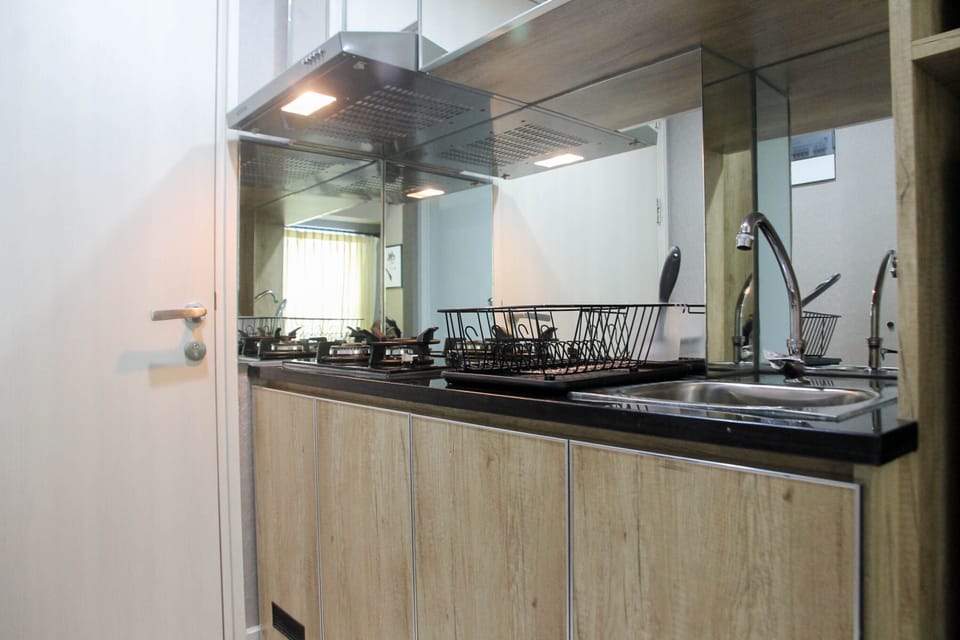 Room | Private kitchen | Fridge, stovetop, cookware/dishes/utensils