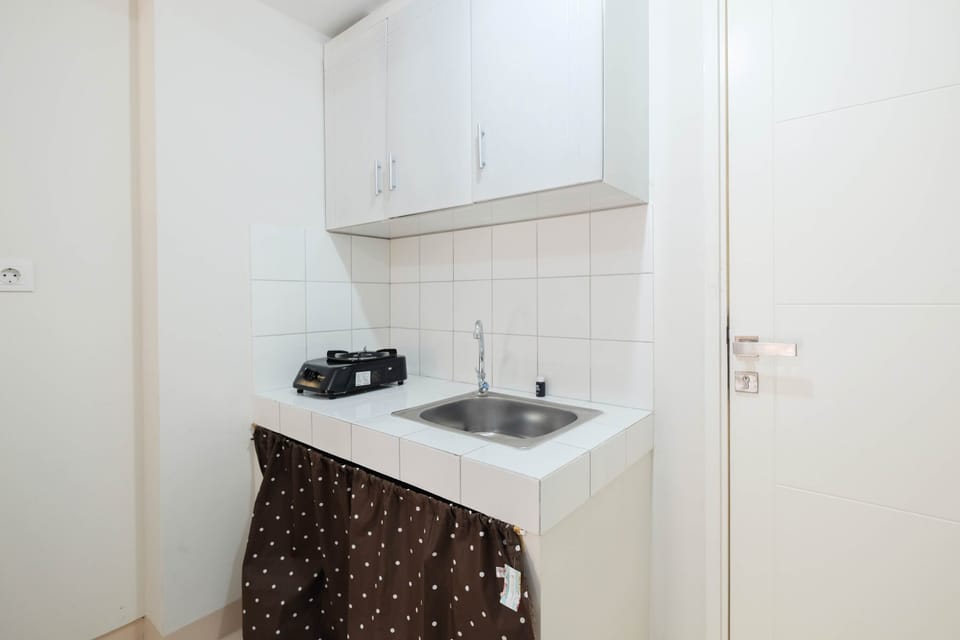 Room | Private kitchen | Fridge, stovetop, cookware/dishes/utensils