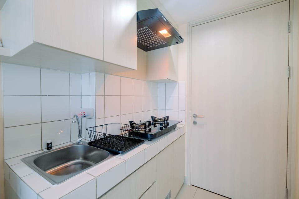 Fridge, stovetop, cookware/dishes/utensils