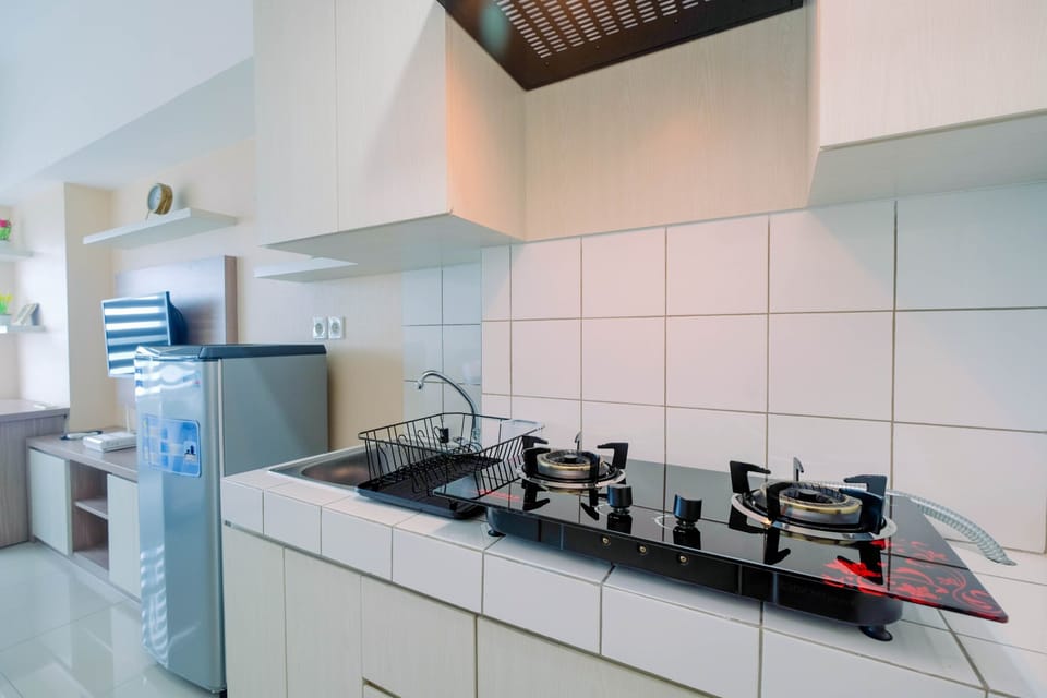 Fridge, stovetop, cookware/dishes/utensils